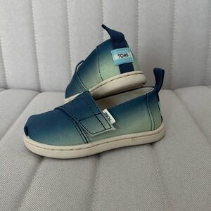Toms Alpargata toddler shoes Size 5